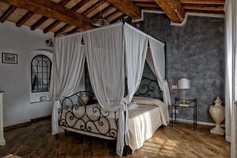 Bedroom, bunk bed