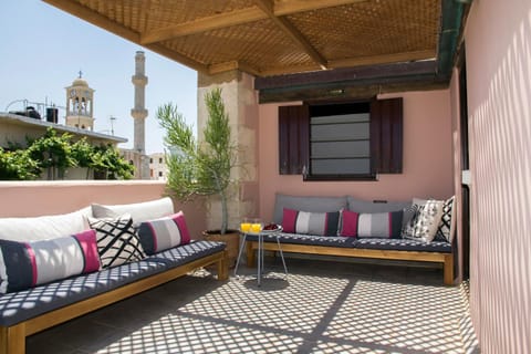 Day, Summer, Balcony/Terrace, Seating area, On site, City view, Mountain view, Sea view