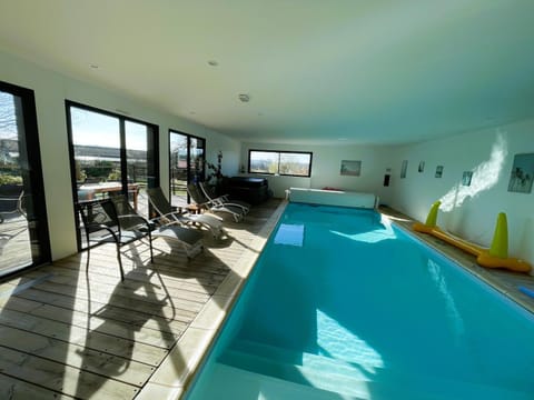 Pool view, Swimming pool, sunbed