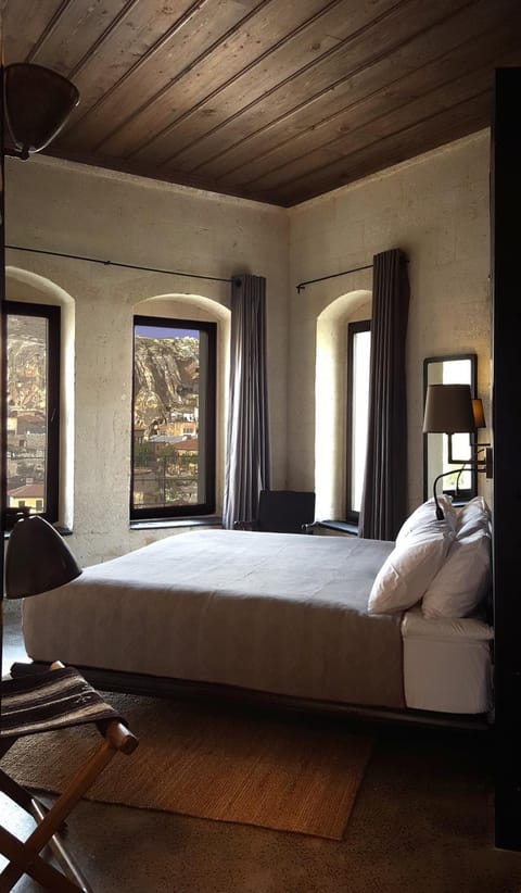 Bathroom, Balcony/Terrace, Landmark view