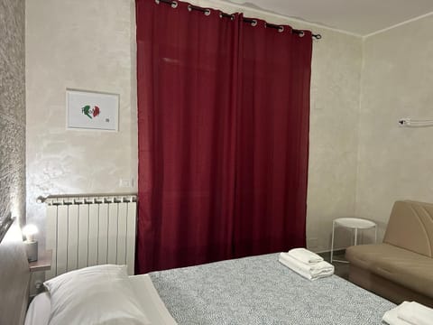 Bed, Logo/Certificate/Sign, Bedroom