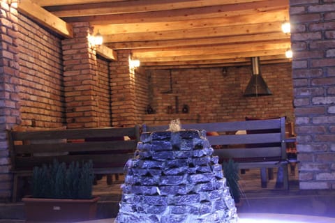 Restaurant/places to eat, Seating area