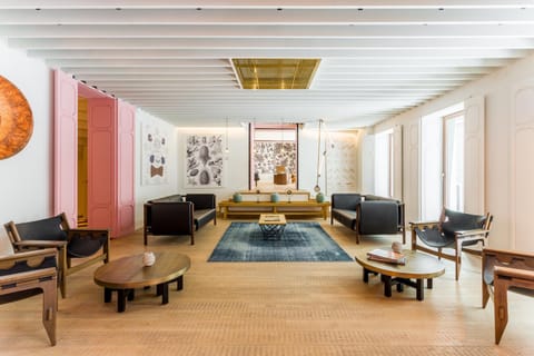 Communal lounge/ TV room, Living room, Seating area