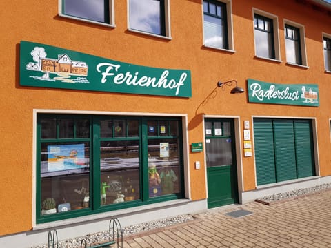 Facade/entrance, Property logo or sign