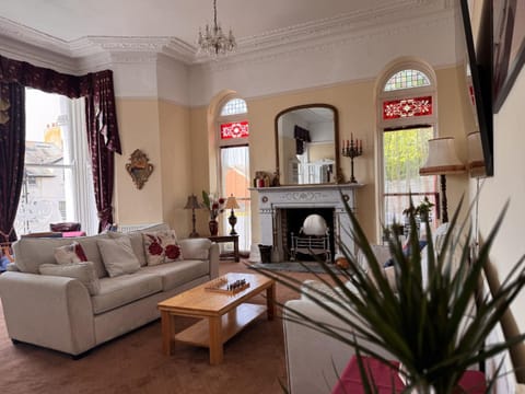 Property building, Lounge or bar