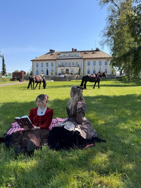 Spring, Natural landscape, Summer, Horse-riding, Animals, Garden view, group of guests