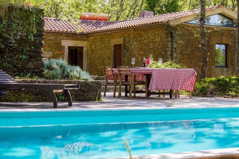 Facade/entrance, BBQ facilities, Garden, Balcony/Terrace, Banquet/Function facilities, Garden view, Pool view, Street view, Swimming pool, Swimming pool
