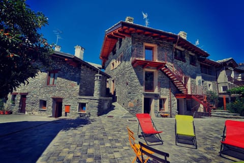 Facade/entrance, Garden, On site