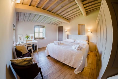Borgo Le Moraiole Farm Stay in Tuscany