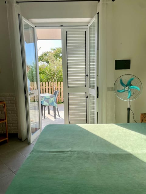 Bed, View (from property/room), Balcony/Terrace, Photo of the whole room, Bedroom