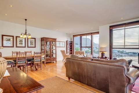 Living room, Seating area, Dining area, Sea view