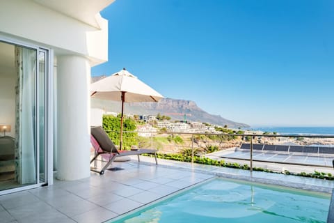 Patio, View (from property/room), Balcony/Terrace, Mountain view, Sea view, Swimming pool, sunbed