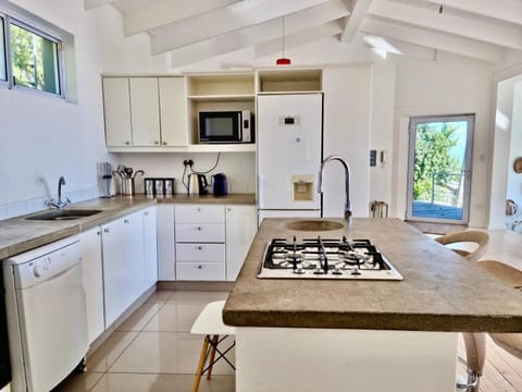 Cosy Beach Bungalow on Clifton House in Camps Bay