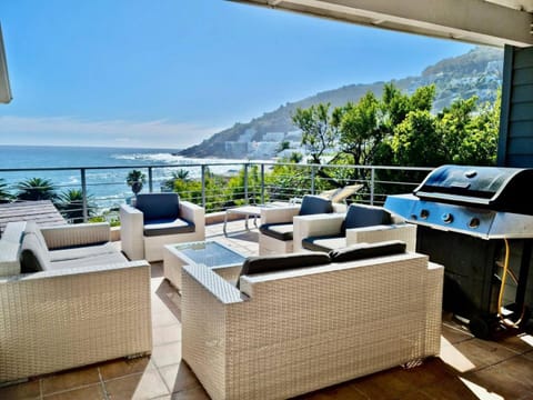 Cosy Beach Bungalow on Clifton House in Camps Bay