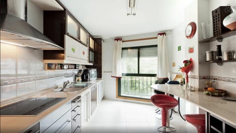 Kitchen or kitchenette, Breakfast