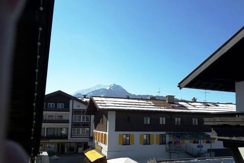 Neighbourhood, Winter, City view, Mountain view