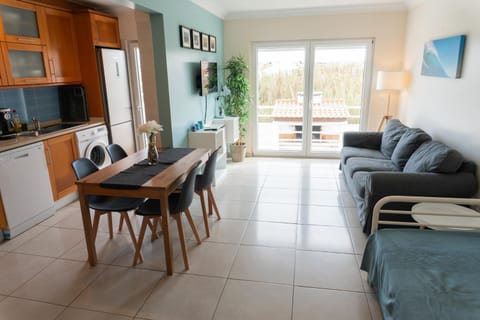 TV and multimedia, Kitchen or kitchenette, Living room, Seating area