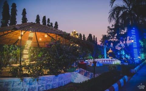 Area and facilities, Sunset