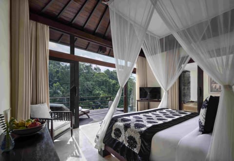 Bed, TV and multimedia, Bedroom, Pool view