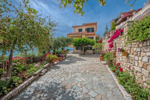Property building, Facade/entrance, Garden