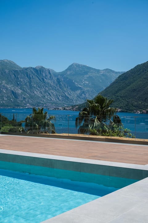 GuestHouse Mrshe Palace Bed and Breakfast in Kotor Municipality
