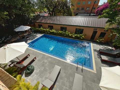 Pool view, Pool view