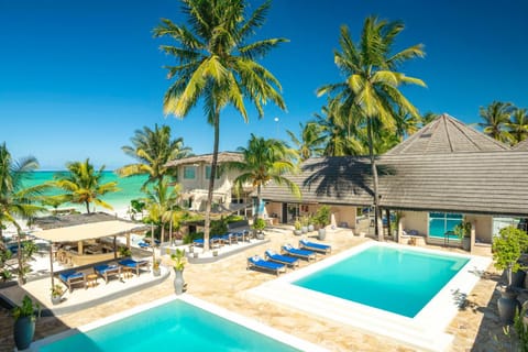 Property building, Day, Beach, Pool view, Sea view, Swimming pool, sunbed