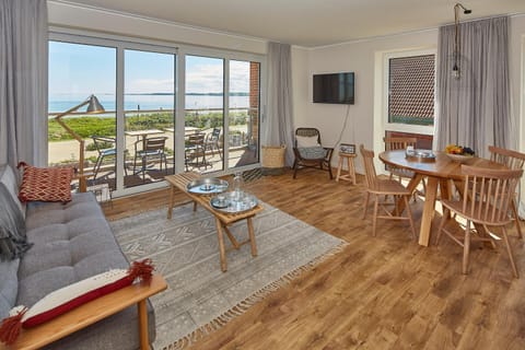 TV and multimedia, Balcony/Terrace, Living room, Seating area