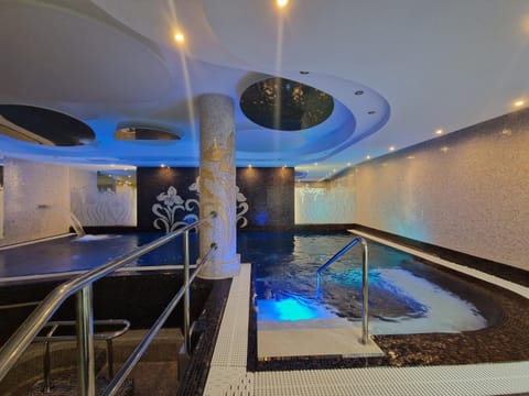 Spa and wellness centre/facilities, Swimming pool