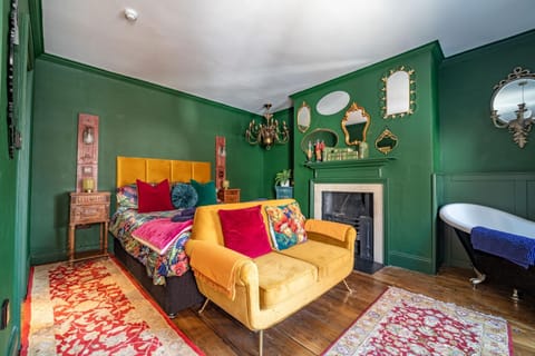 Bed, Seating area, Bedroom