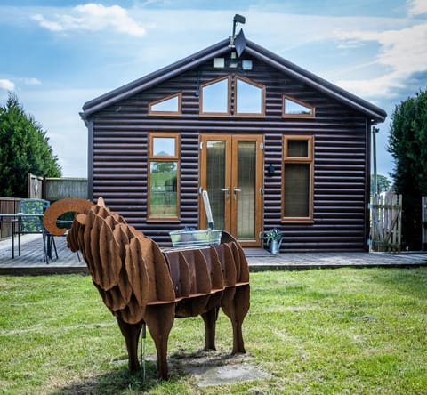 FAIRVIEW FARM Holiday Accommodation 14 Luxury Lodges, Cabins, Dog Friendly, Suitable for Couples, Families and Groups, Wedding Guests , Corporate events, Sleeps 2-65 guests in Ravenshead, Nottingham near Sherwood Forest, set in 88 acres Cabin in Newark and Sherwood District