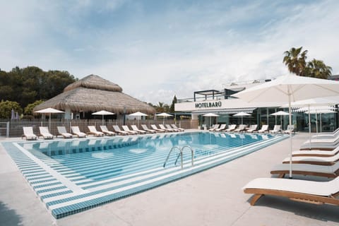 Day, Swimming pool, Swimming pool, sunbed