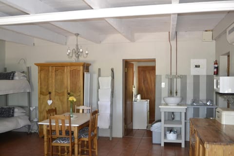 Rooiheuwel Cottage Bed and Breakfast in Cape Town