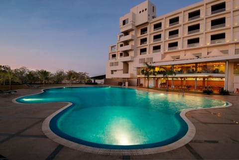 Facade/entrance, Bird's eye view, Swimming pool