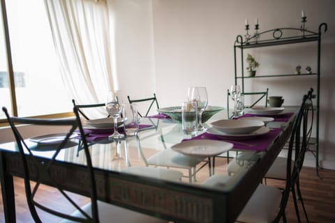 Day, Dining area