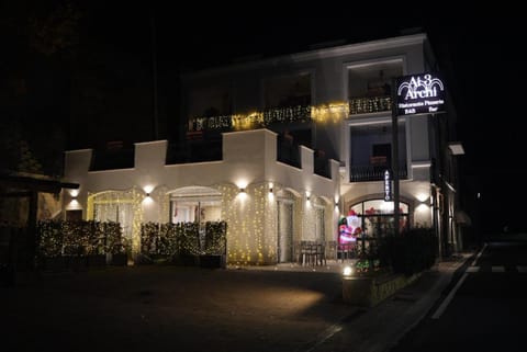 Property building, Restaurant/places to eat