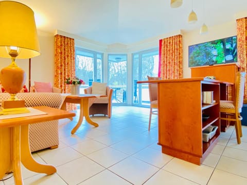 TV and multimedia, Balcony/Terrace, Living room, Seating area