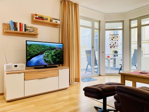 TV and multimedia, Seating area