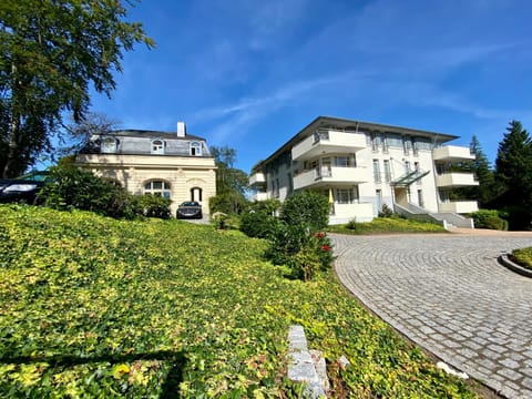 Property building, Garden view, Area and facilities