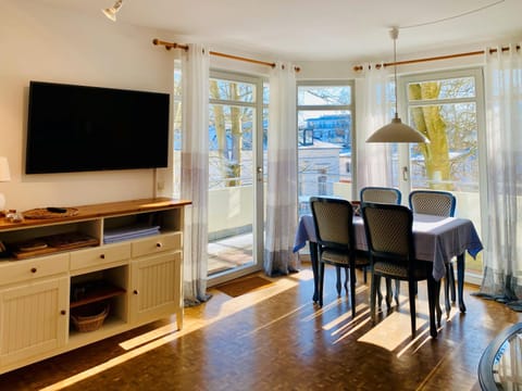 TV and multimedia, Balcony/Terrace, Living room, Dining area