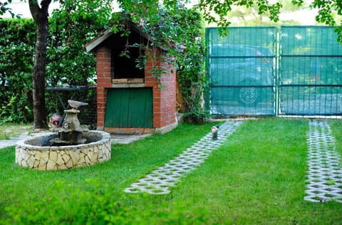 BBQ facilities, Garden
