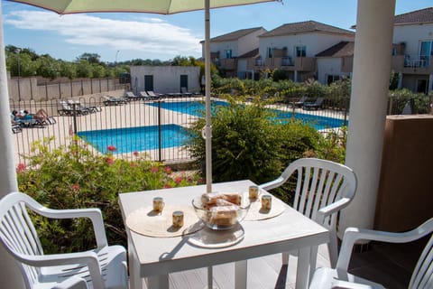 Balcony/Terrace, Pool view