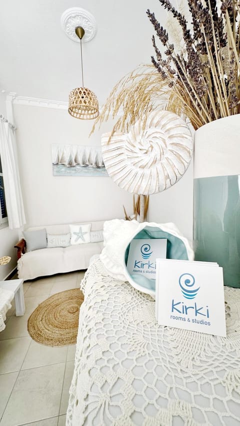 Kirki Rooms by the sea Hotel in Paros