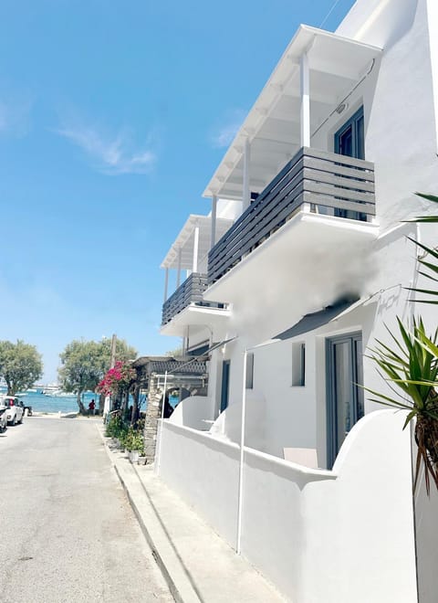 Kirki Rooms by the sea Hotel in Paros