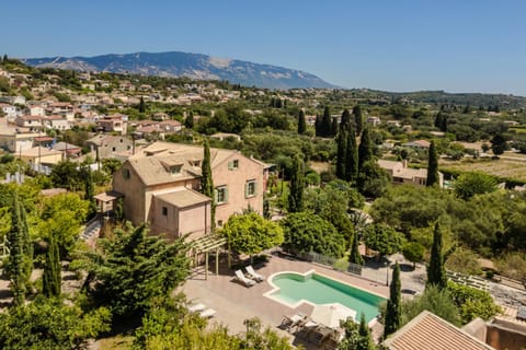Property building, Day, Neighbourhood, Bird's eye view, Mountain view, Swimming pool
