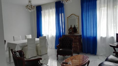 Living room, Dining area, Internal: Not applicable to any particular room
