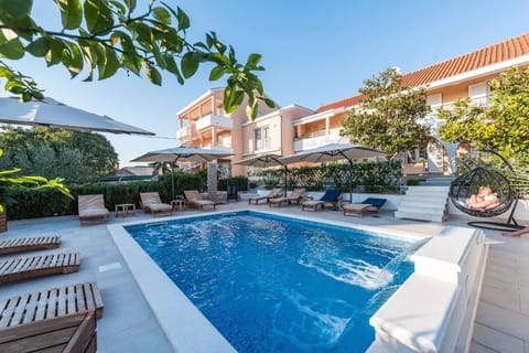 Property building, Swimming pool