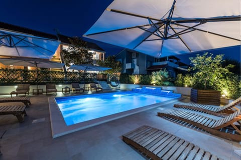 Property building, Swimming pool