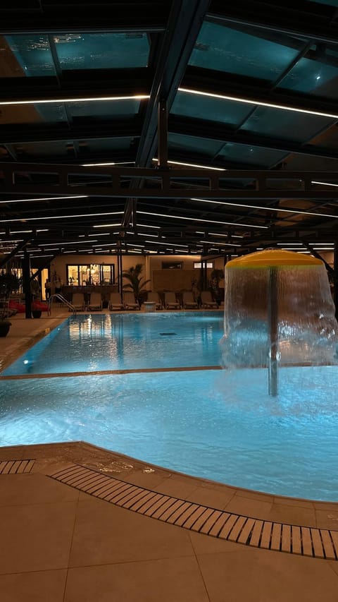 Swimming pool, Swimming pool
