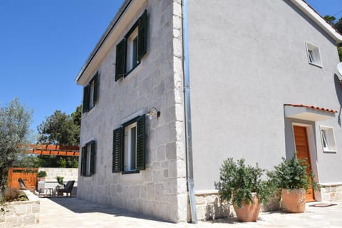 Property building, Family